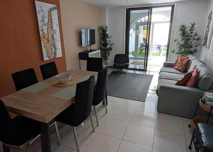 Elegance Duplex Parque Santiago2 *